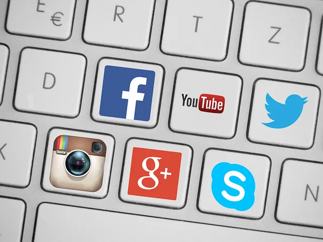 social media keyboard icons